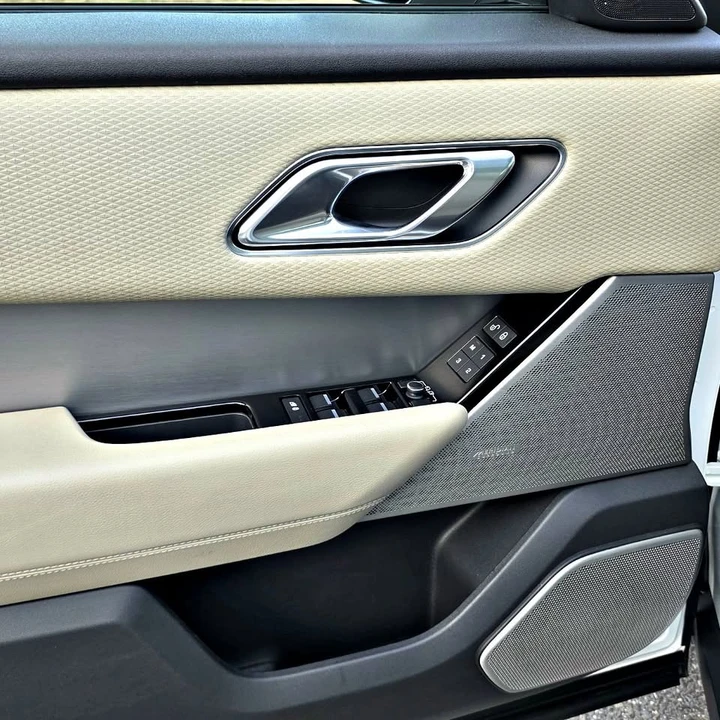 2018 Land Rover Range Rover Velar - Image 18 of 18
