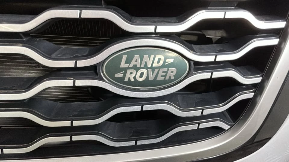 2018 Land Rover Range Rover Velar - Image 8 of 20