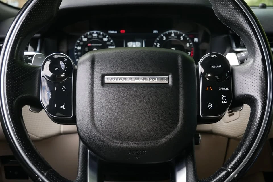 2018 Land Rover Range Rover Velar - Image 17 of 20