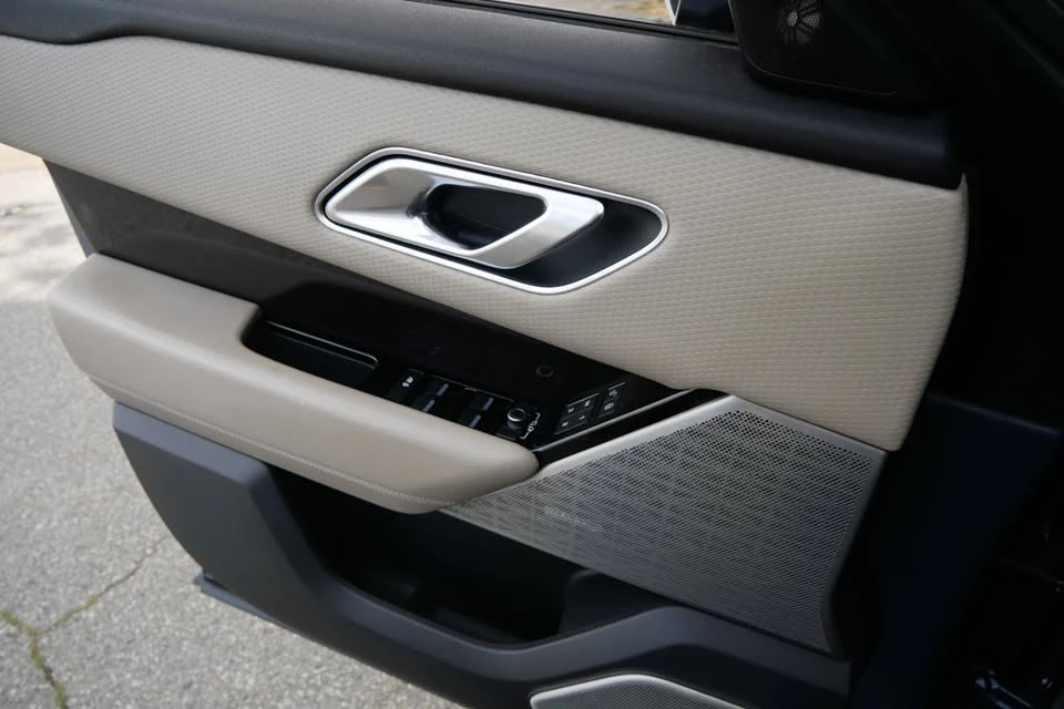 2018 Land Rover Range Rover Velar - Image 18 of 20
