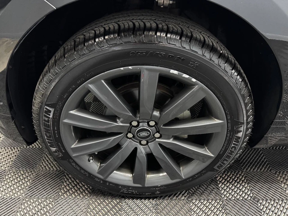 2018 Land Rover Range Rover Velar - Image 19 of 21