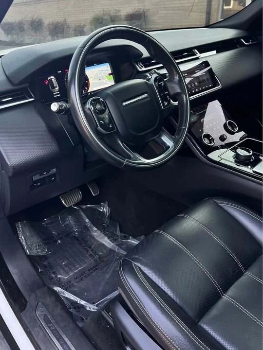 2018 Land Rover Range Rover Velar - Image 11 of 15