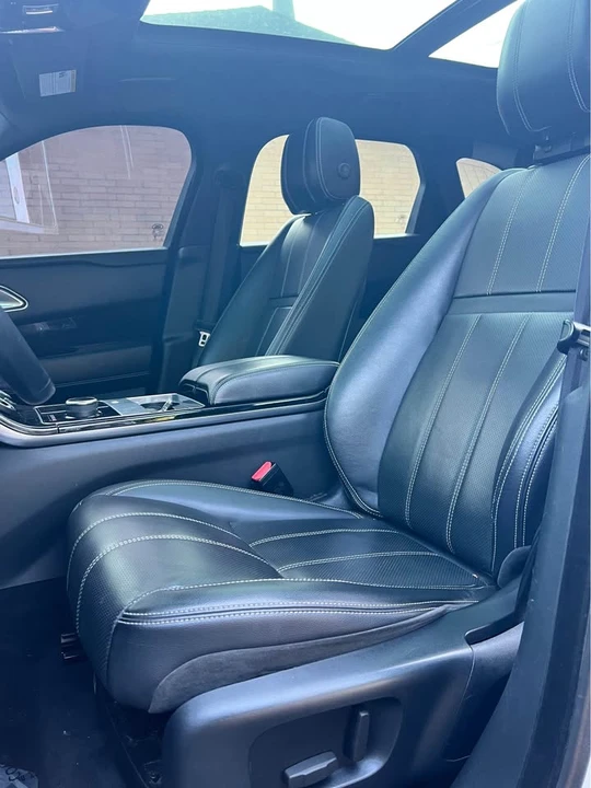 2018 Land Rover Range Rover Velar - Image 10 of 15