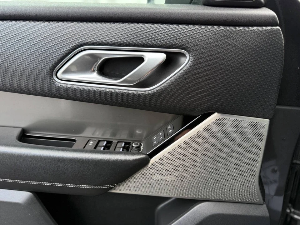 2018 Land Rover Range Rover Velar - Image 21 of 21