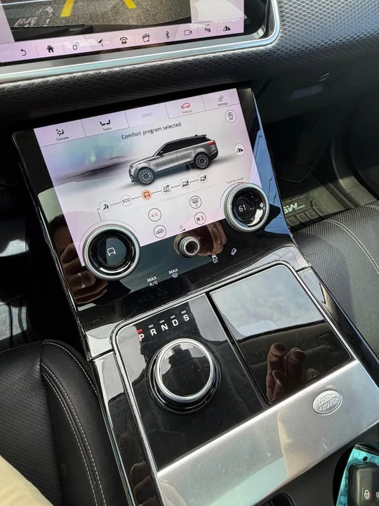 2018 Land Rover Range Rover Velar - Image 14 of 19