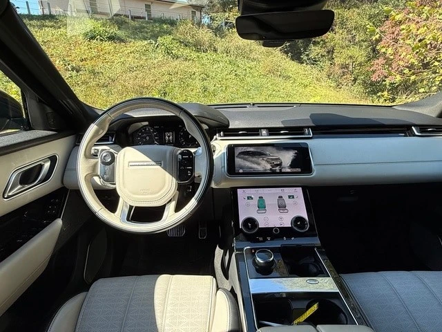 2018 Land Rover Range Rover Velar - Image 10 of 12