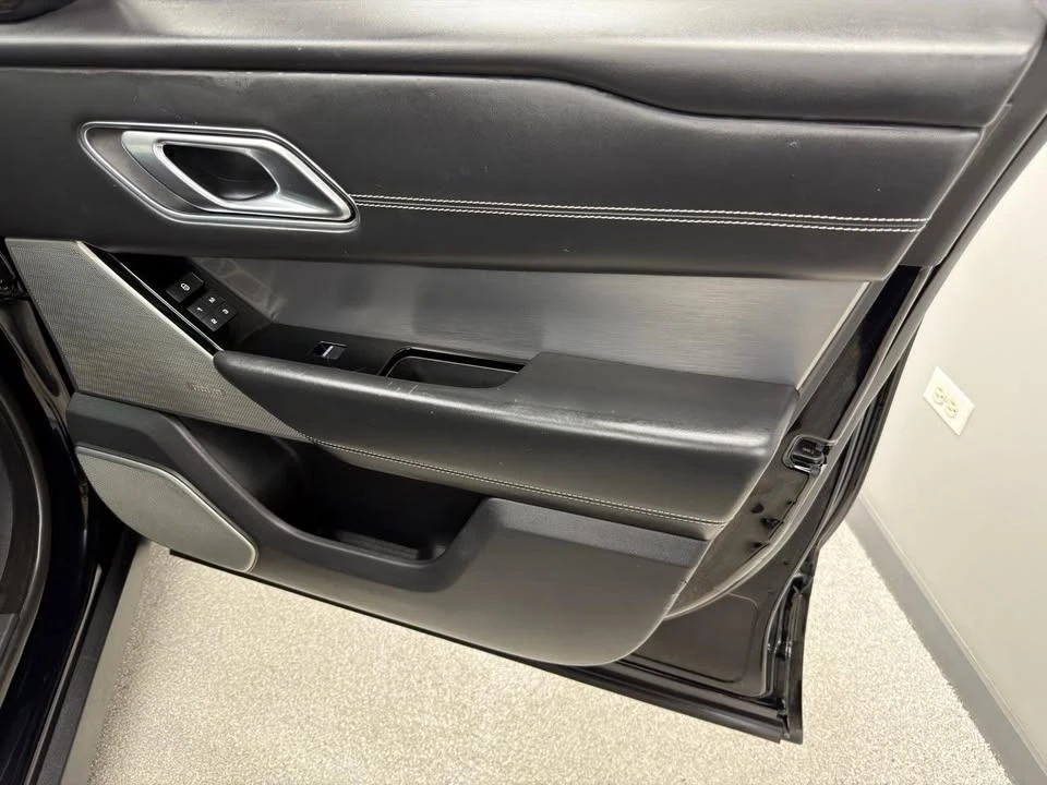 2018 Land Rover Range Rover Velar - Image 13 of 20