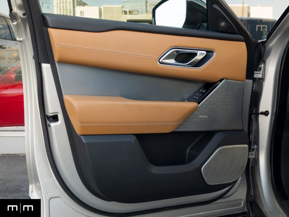 2018 Land Rover Range Rover Velar - Image 16 of 21