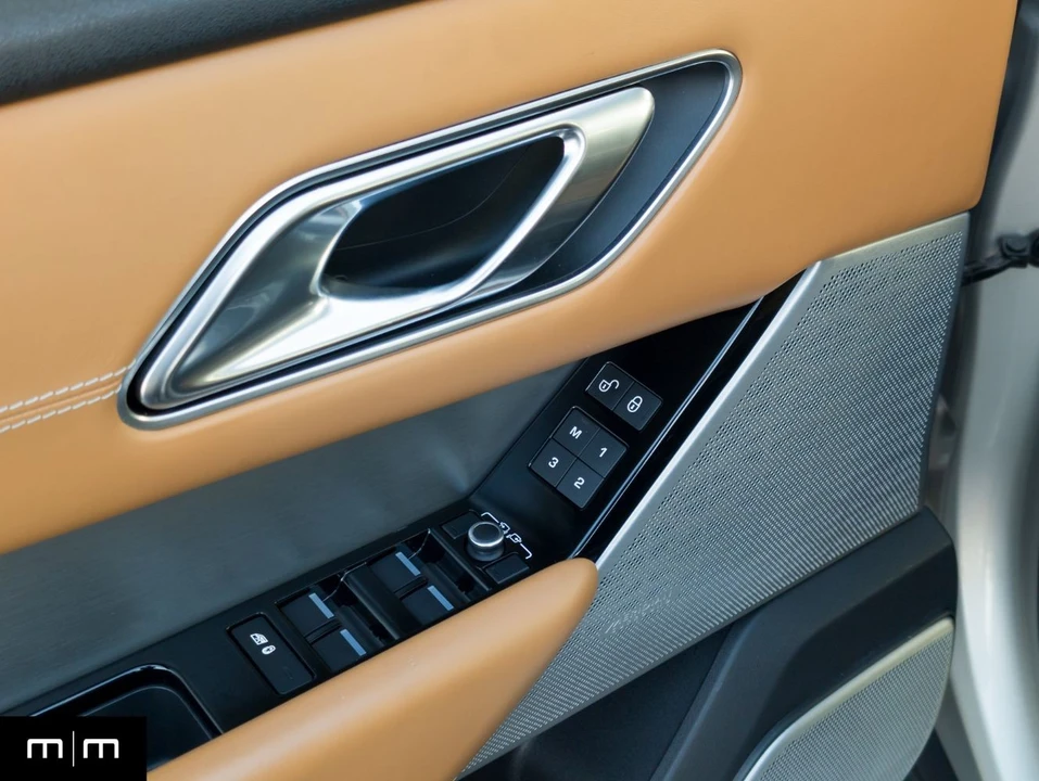 2018 Land Rover Range Rover Velar - Image 17 of 21