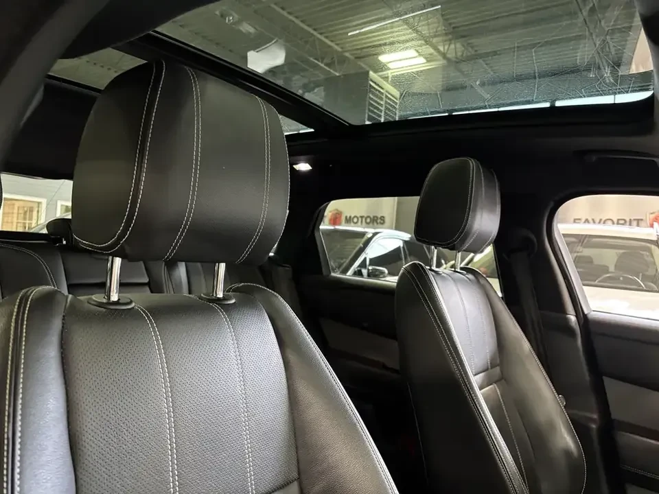 2018 Land Rover Range Rover Velar - Image 12 of 19