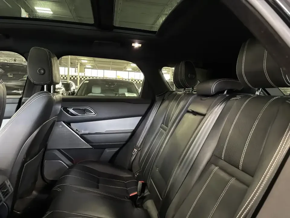 2018 Land Rover Range Rover Velar - Image 17 of 19