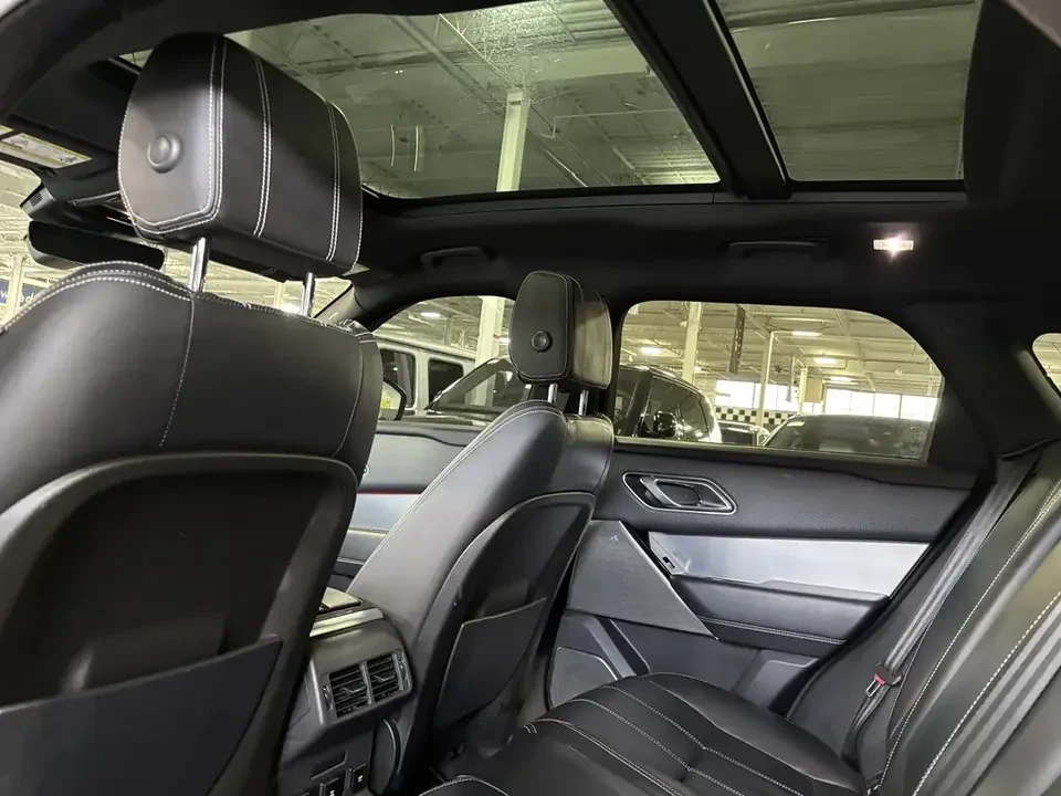 2018 Land Rover Range Rover Velar - Image 16 of 19
