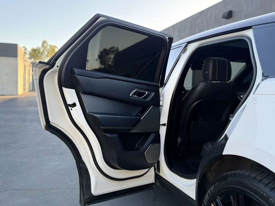 2018 Land Rover Range Rover Velar - Image 17 of 21