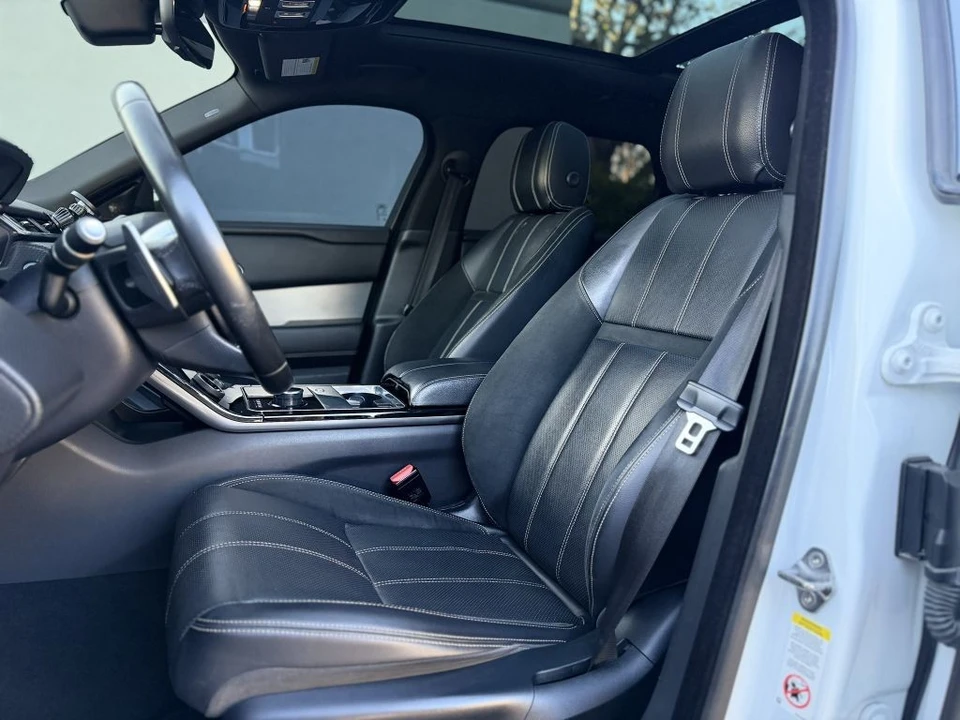 2018 Land Rover Range Rover Velar - Image 15 of 21