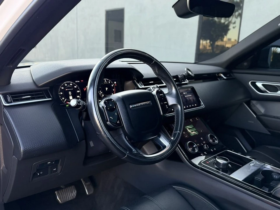 2018 Land Rover Range Rover Velar - Image 16 of 21
