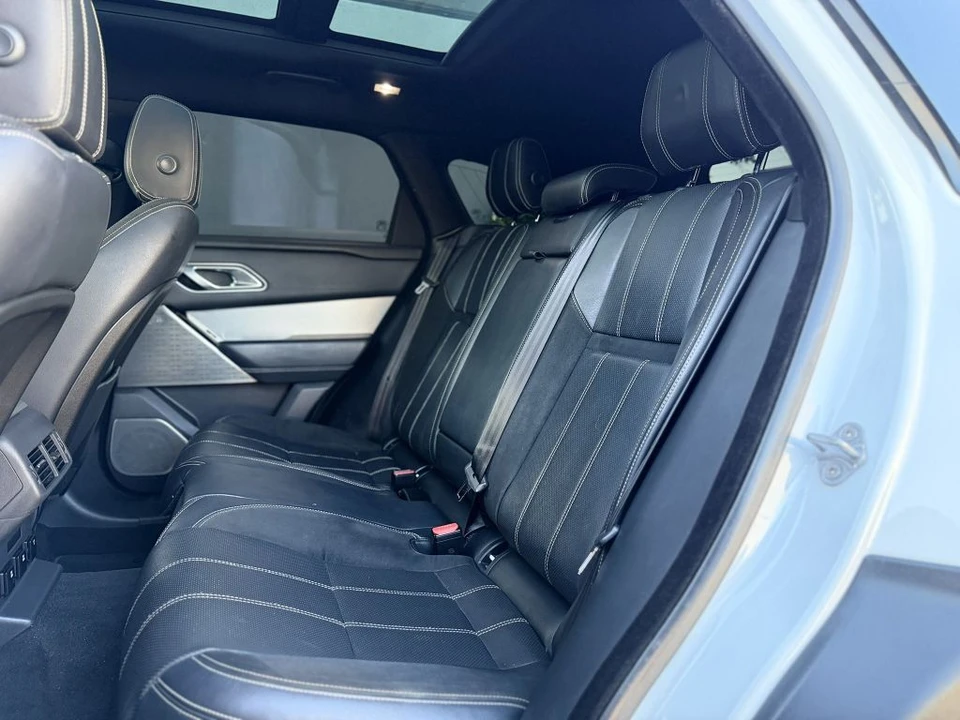 2018 Land Rover Range Rover Velar - Image 19 of 21