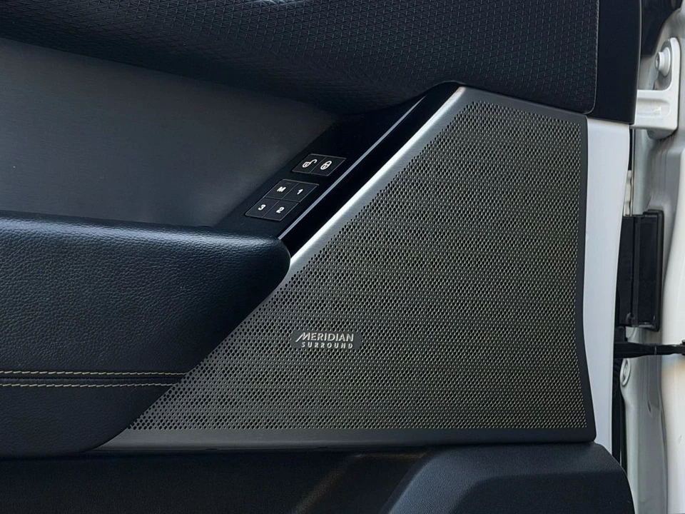 2018 Land Rover Range Rover Velar - Image 3 of 21