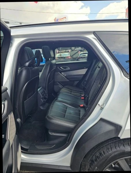 2018 Land Rover Range Rover Velar - Image 9 of 12