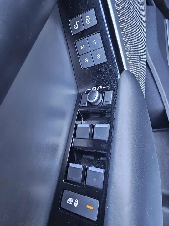 2018 Land Rover Range Rover Velar - Image 11 of 20