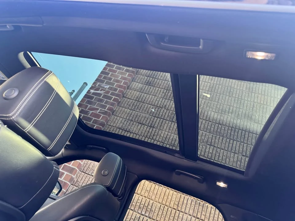 2018 Land Rover Range Rover Velar - Image 14 of 20