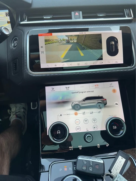 2018 Land Rover Range Rover Velar - Image 13 of 20