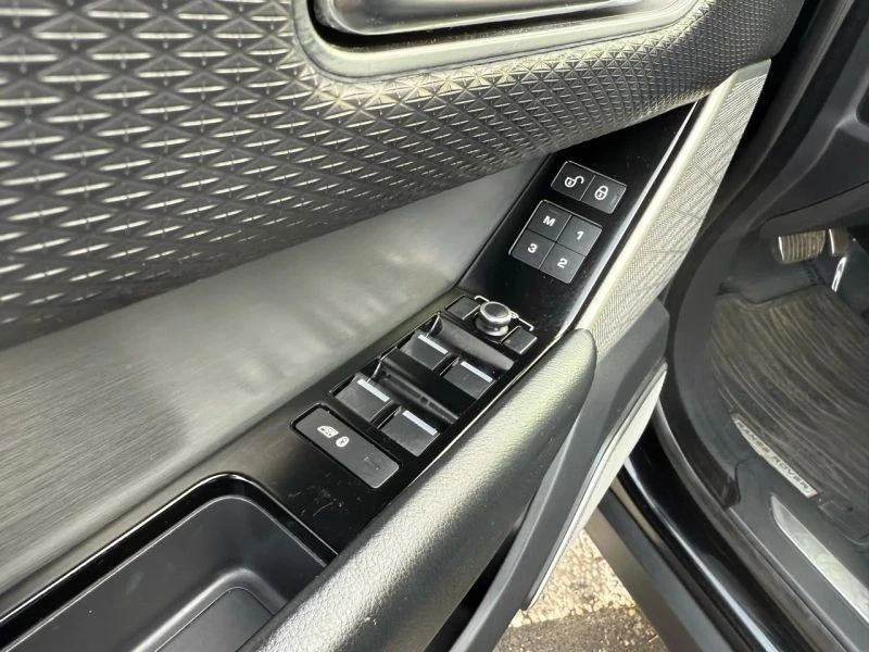 2018 Land Rover Range Rover Velar - Image 10 of 12