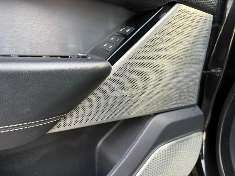 2018 Land Rover Range Rover Velar - Image 12 of 12