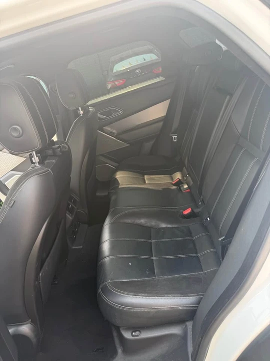 2018 Land Rover Range Rover Velar - Image 8 of 9