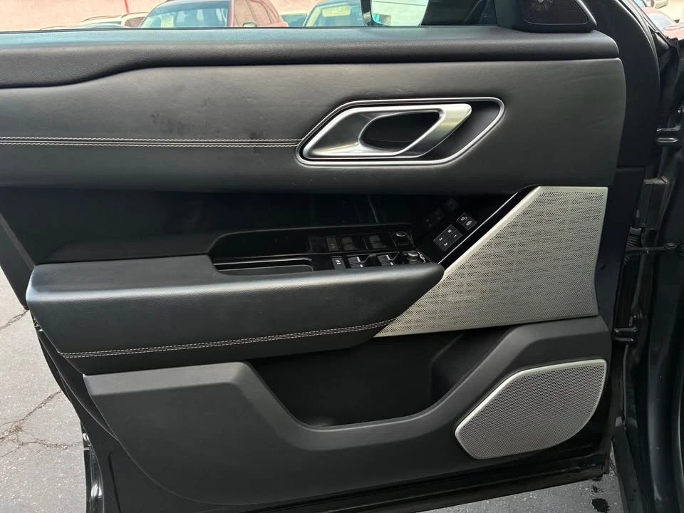 2018 Land Rover Range Rover Velar - Image 9 of 16