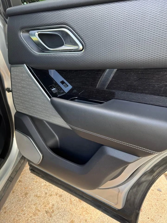 2018 Land Rover Range Rover Velar - Image 14 of 16