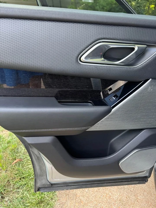 2018 Land Rover Range Rover Velar - Image 13 of 16