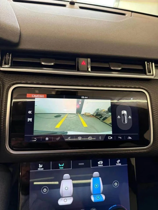 2018 Land Rover Range Rover Velar - Image 16 of 18