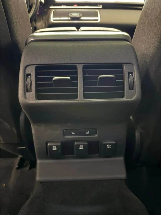 2018 Land Rover Range Rover Velar - Image 13 of 18