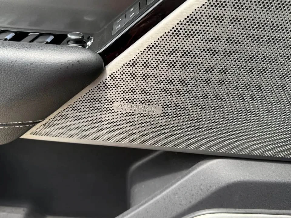 2018 Land Rover Range Rover Velar - Image 16 of 16