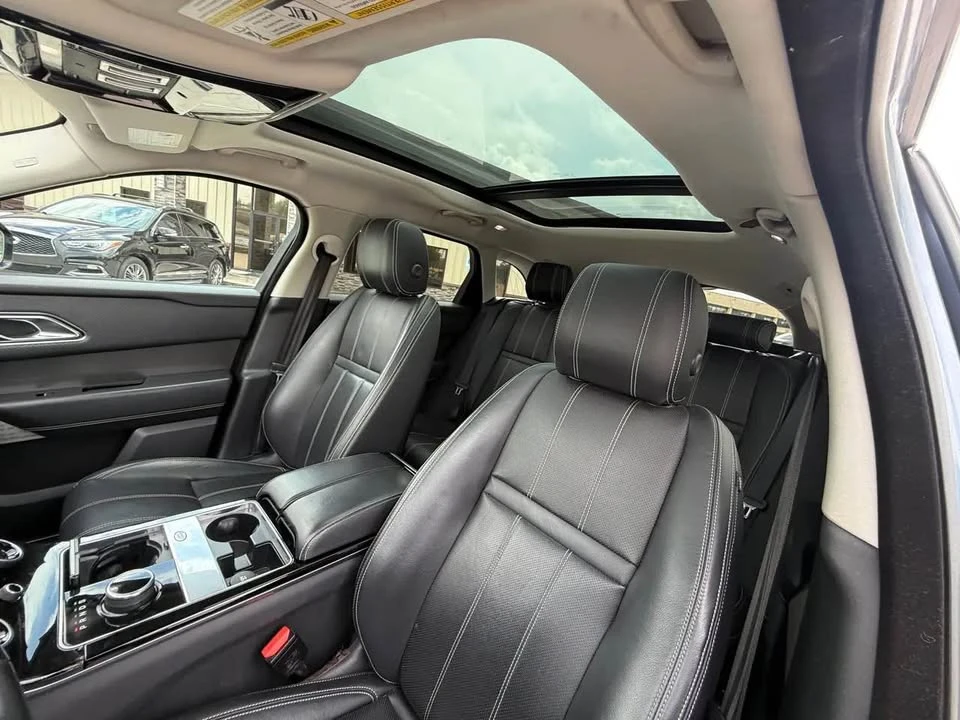 2018 Land Rover Range Rover Velar - Image 11 of 16