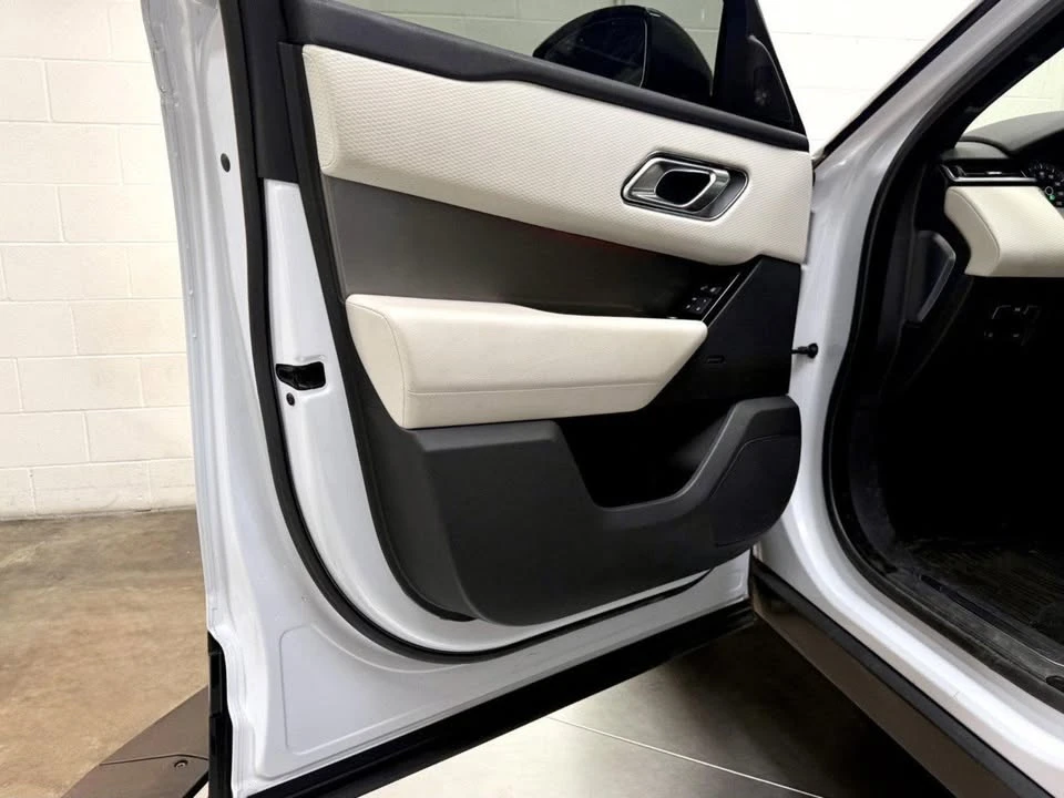 2018 Land Rover Range Rover Velar - Image 12 of 20