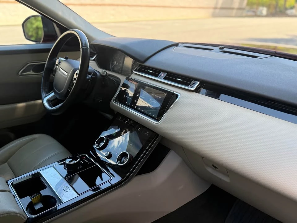 2018 Land Rover Range Rover Velar - Image 10 of 19