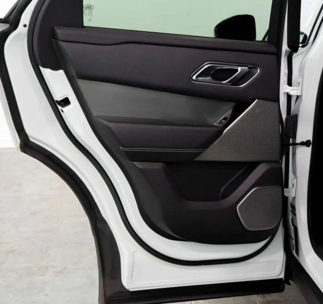 2018 Land Rover Range Rover Velar - Image 11 of 12