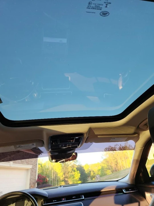 2018 Land Rover Range Rover Velar - Image 17 of 21