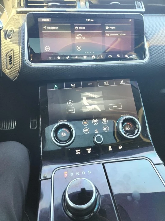 2018 Land Rover Range Rover Velar - Image 19 of 21