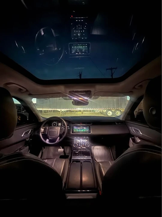 2018 Land Rover Range Rover Velar - Image 13 of 18