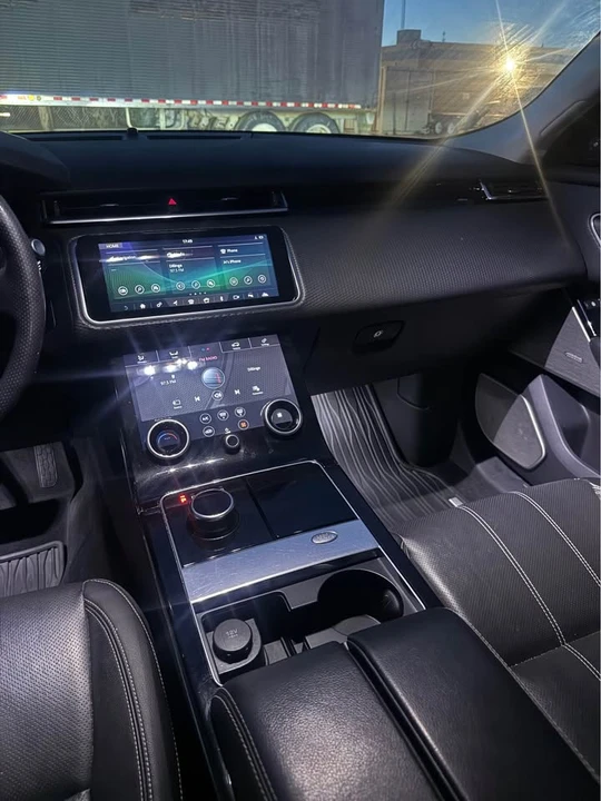 2018 Land Rover Range Rover Velar - Image 15 of 18