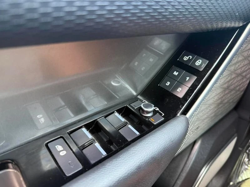 2018 Land Rover Range Rover Velar - Image 15 of 20