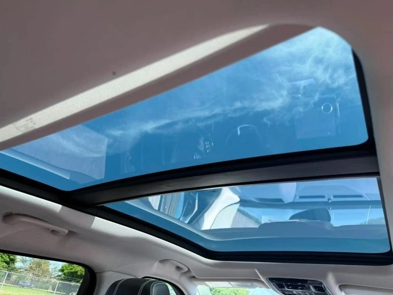 2018 Land Rover Range Rover Velar - Image 17 of 20