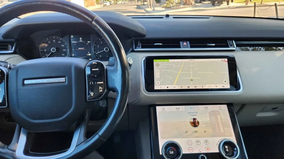 2018 Land Rover Range Rover Velar - Image 13 of 17