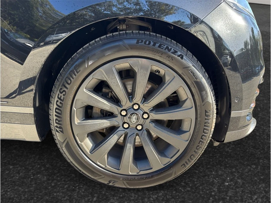 2018 Land Rover Range Rover Velar - Image 13 of 21