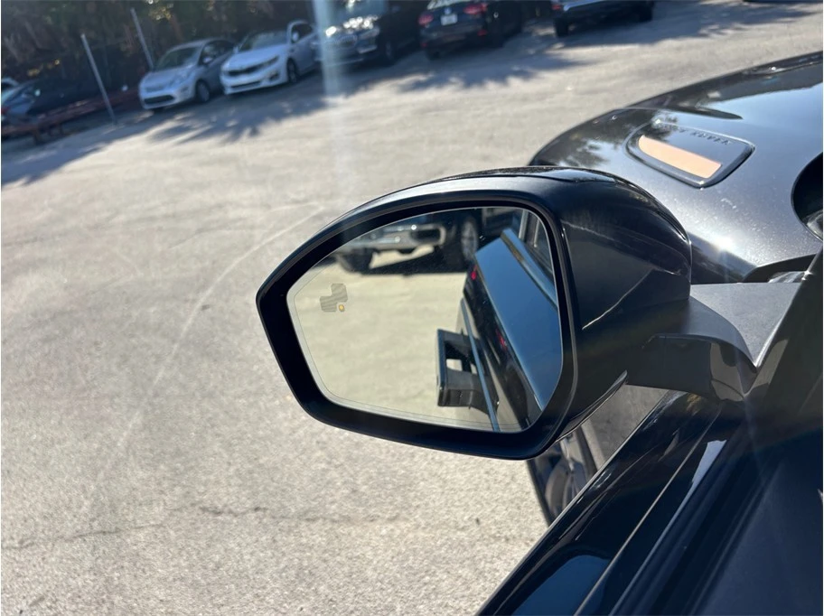 2018 Land Rover Range Rover Velar - Image 19 of 21