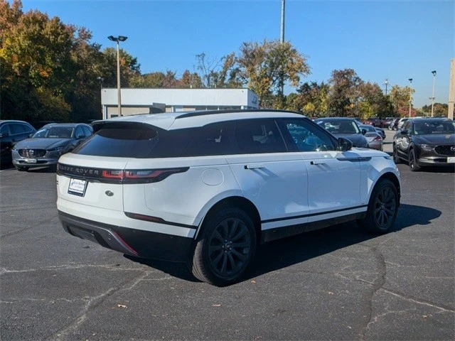 2018 Land Rover Range Rover Velar - Image 9 of 12