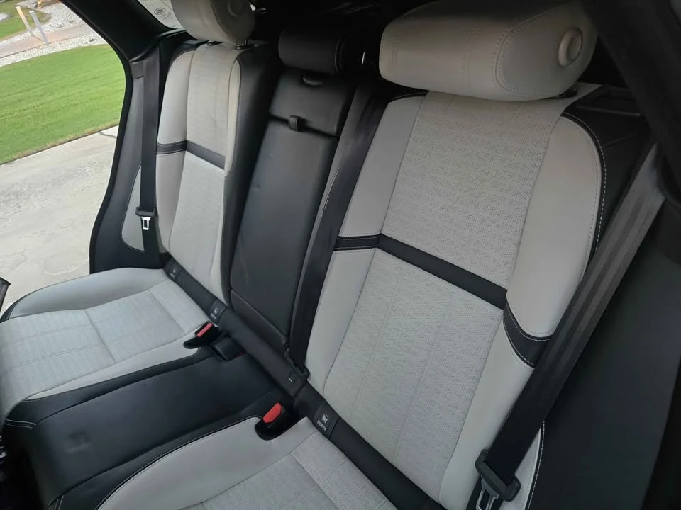 2018 Land Rover Range Rover Velar - Image 11 of 16