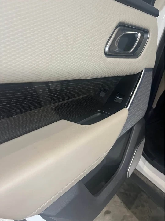 2018 Land Rover Range Rover Velar - Image 9 of 13